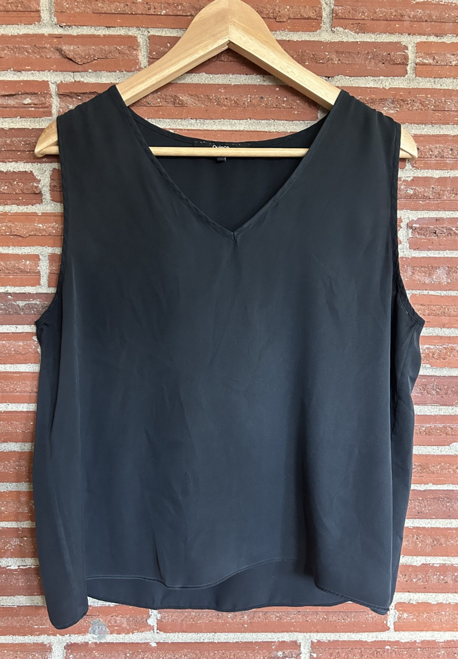 Quince V-Neck Womens Tank Large Washable Silk Stretch Black Sleeveless Blouse